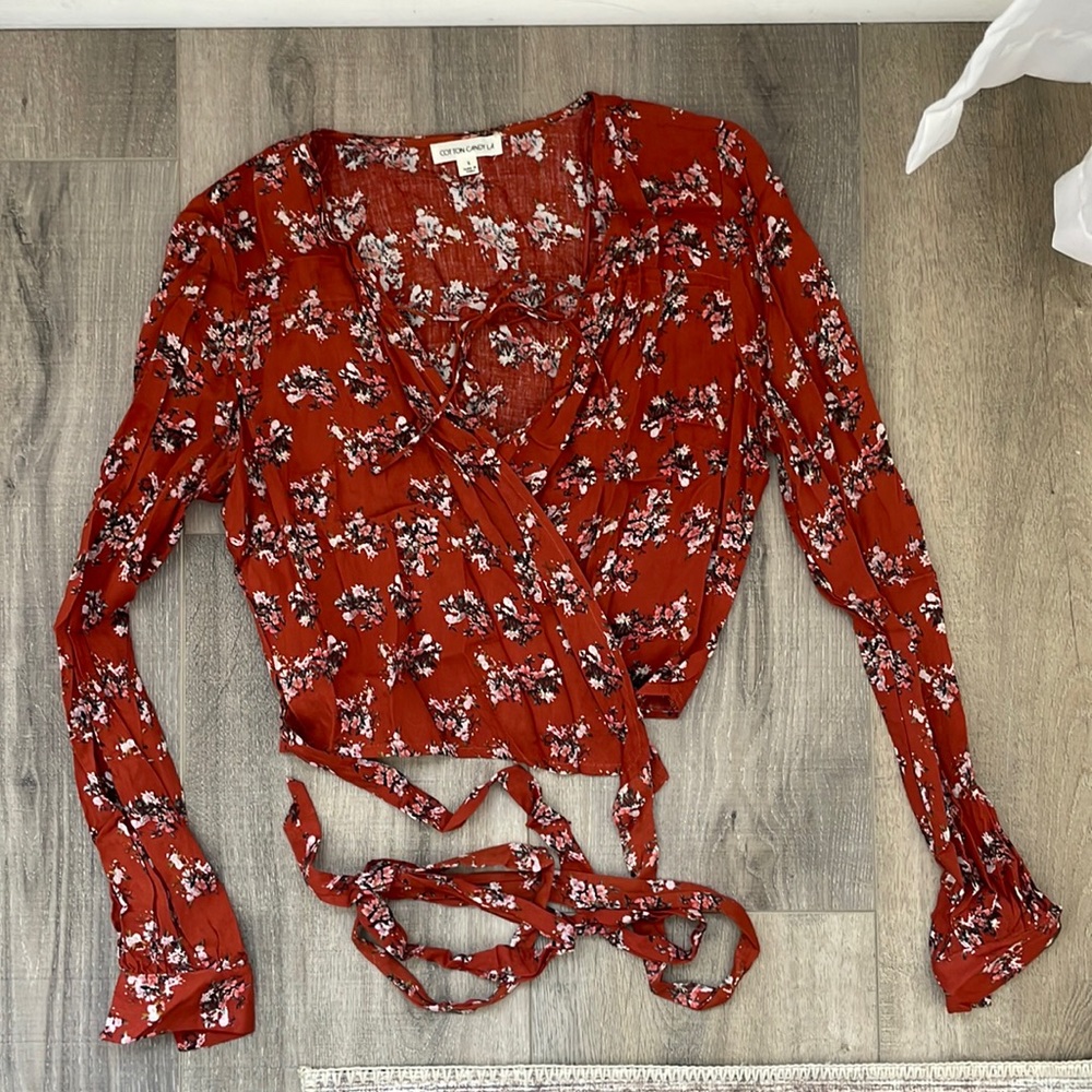 Cropped wrap floral top